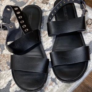 BLACK SANDALS